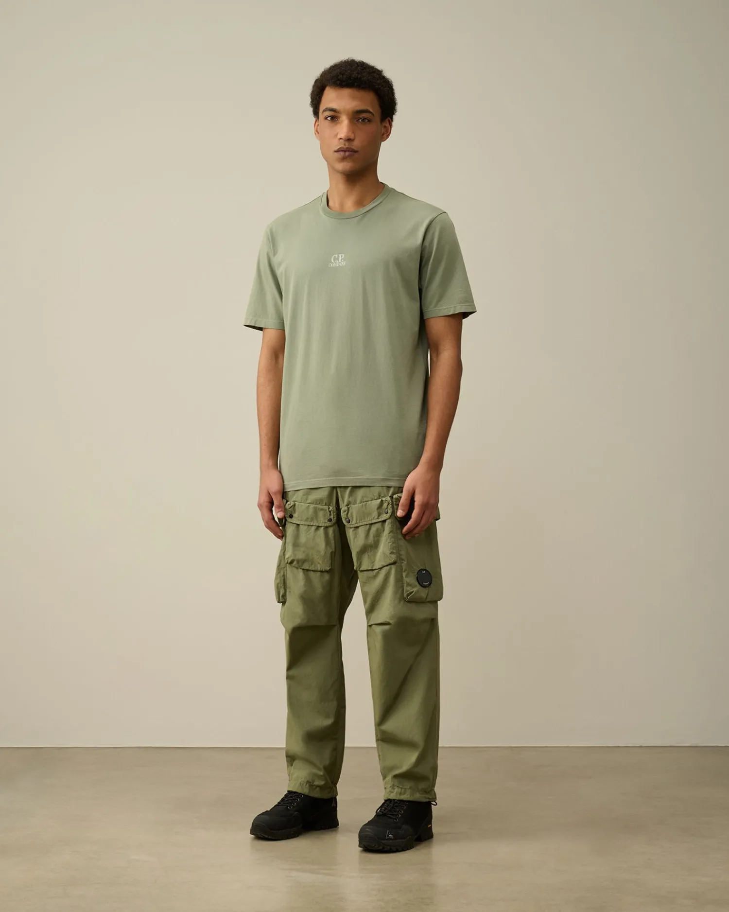 Sale C.P. Company 24/1 Jersey Artisanal Three Cards T-Shirt Agave Gron