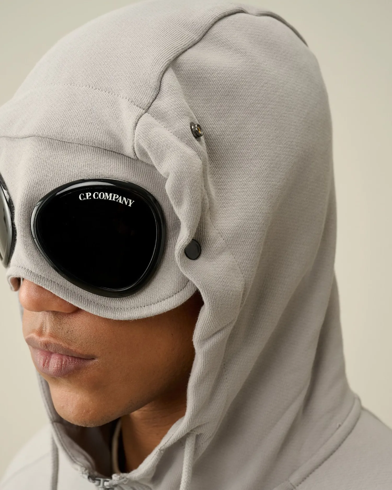 Discount C.P. Company Diagonal Haettetroje I Fleece Goggle Gaze Hvid