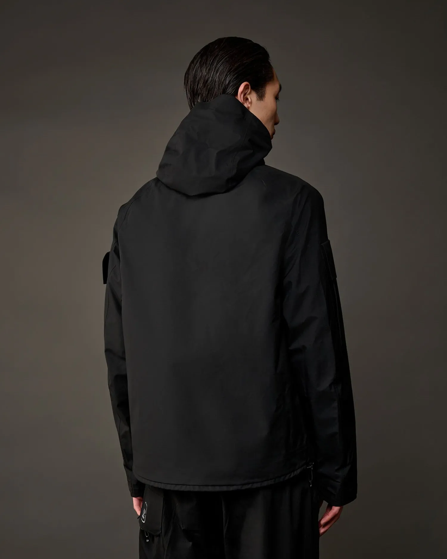 Clearance C.P. Company Metropolis Series Gore-Tex Infinium Haettejakke (Medium). Sort