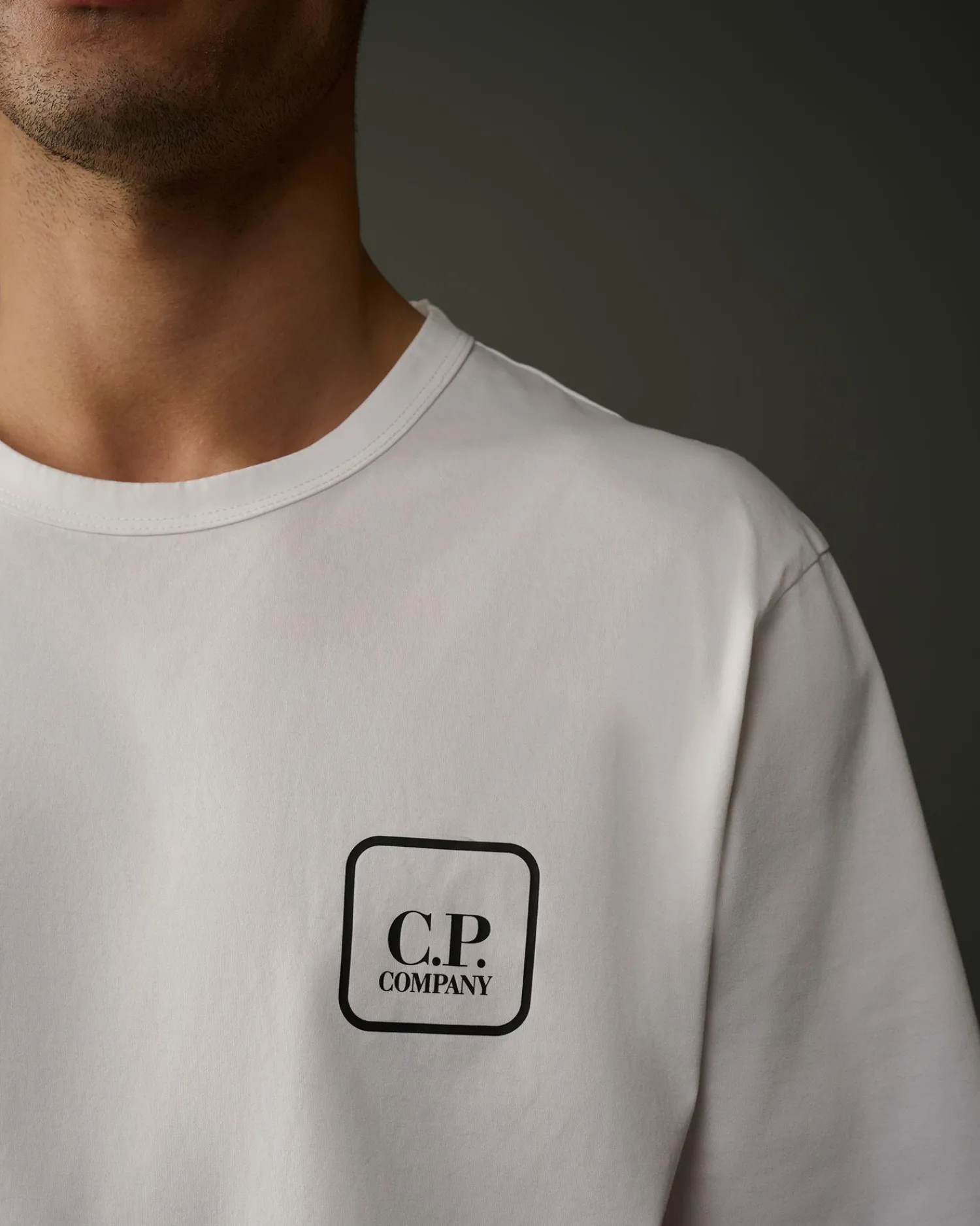 Hot C.P. Company Metropolis Series Mercerized Jersey T-Shirt Med Grafisk Ansigt Sort