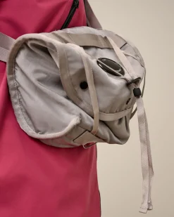 Store C.P. Company Nylon B Crossbody Rygsaek Stovregn Gra