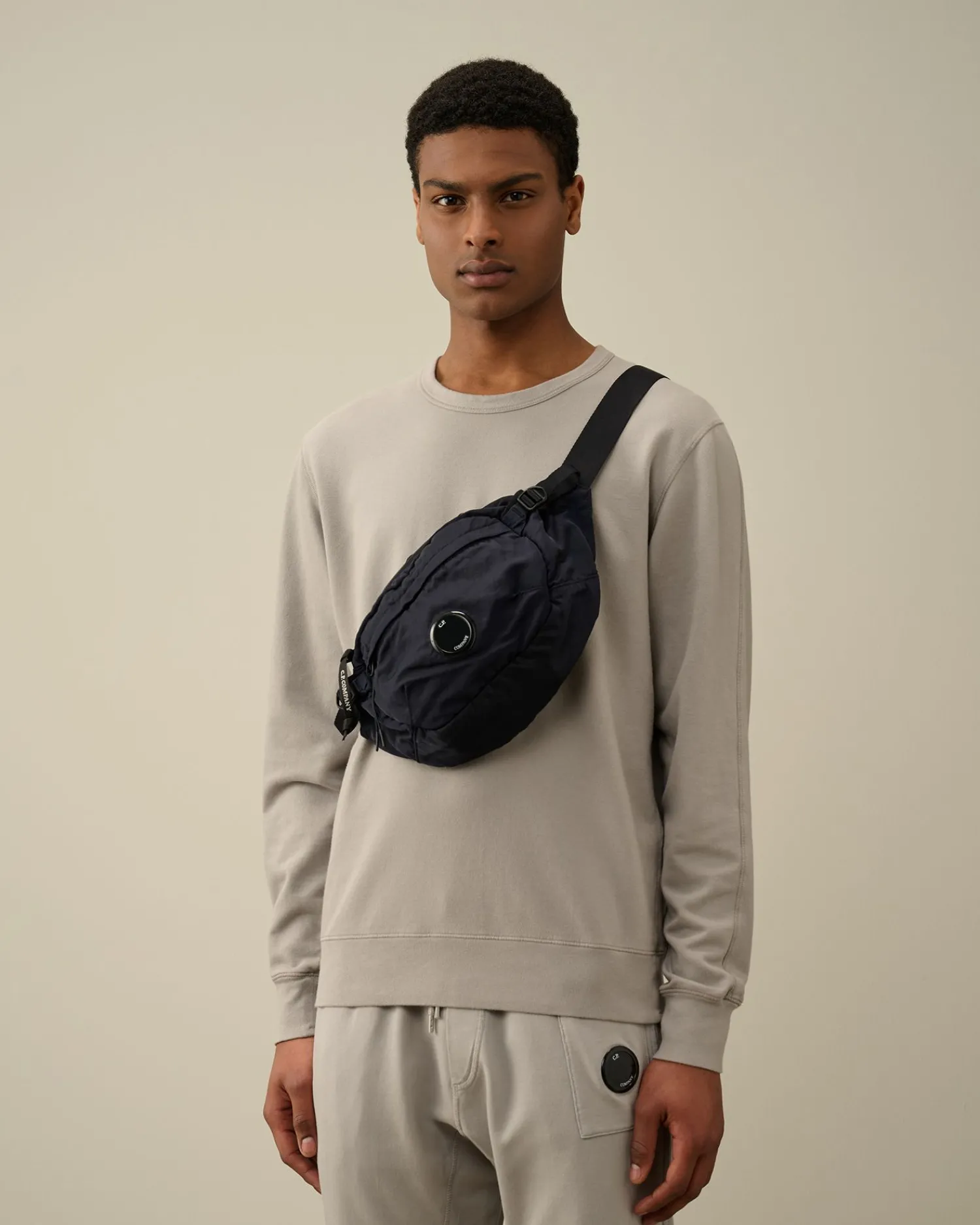 Shop C.P. Company Nylon B Crossbody-Pakke Sort