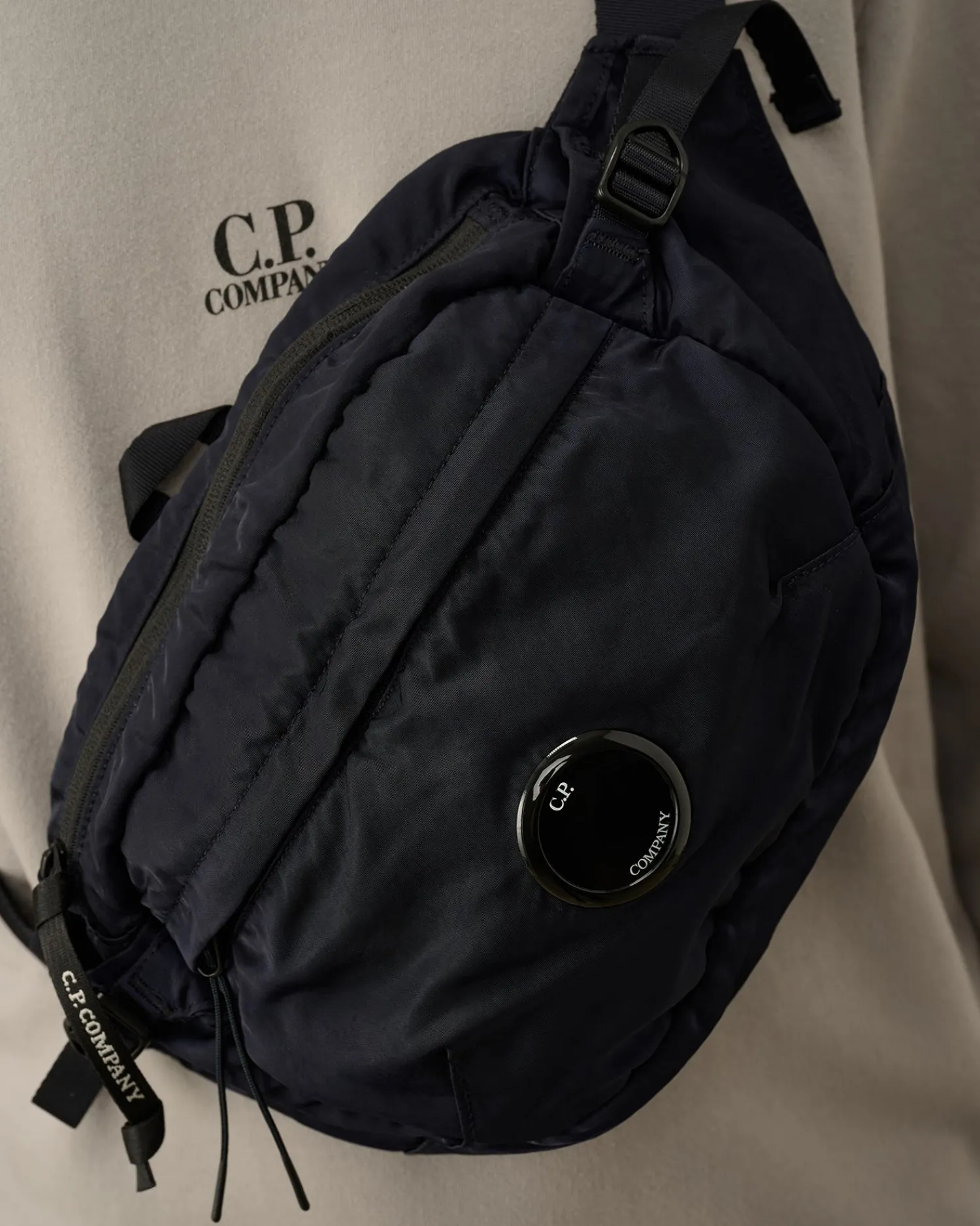 Shop C.P. Company Nylon B Crossbody-Pakke Sort
