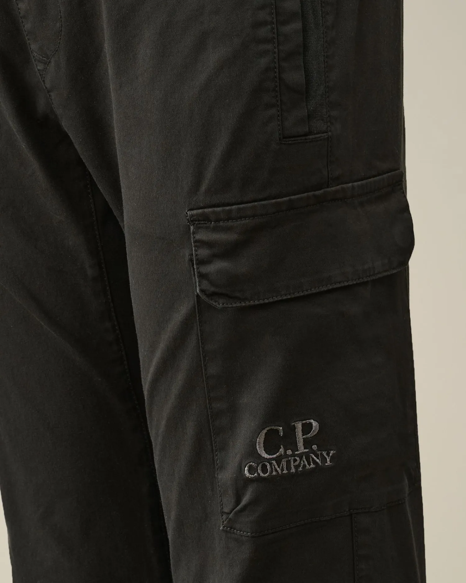 New C.P. Company U16 Light Fleece Mixed Cargo Shorts Turbulens-Gra