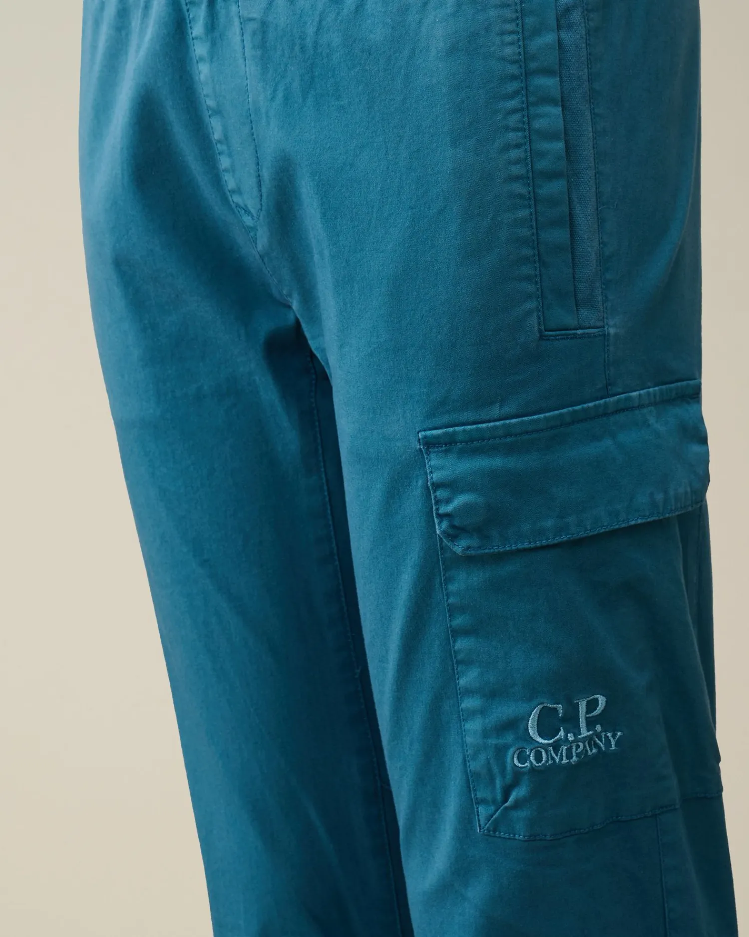 Online C.P. Company U16 Stretch Gabardine Cargo Shorts Sort